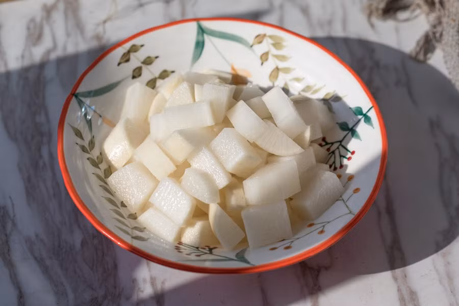 Mùa đông nhà tôi luôn có món củ cải ngâm làm món ăn kèm, chua giòn ngon hết nấc - Ảnh 1. Mùa đông nhà tôi luôn có món củ cải ngâm làm món ăn kèm, chua giòn ngon hết nấc - Ảnh 1.