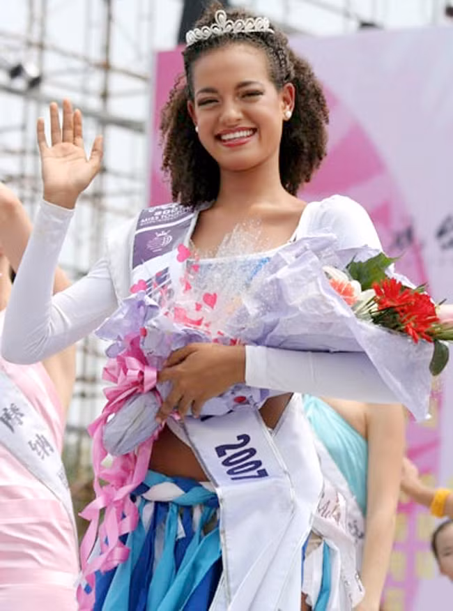 nhan sac nguoi dep cua curacao - doi thu dt viet nam tai chung ket king