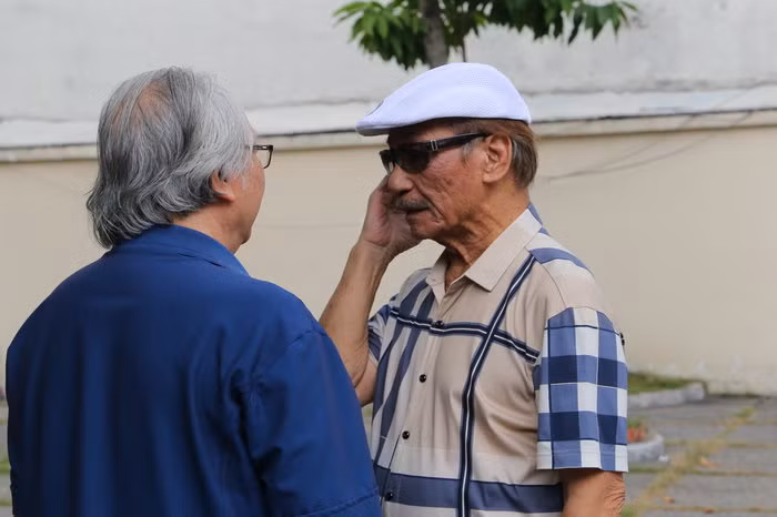 NSND Trần Hiếu, NSND Kim Cương xúc động viếng nhạc sĩ Nguyễn Văn Tý ảnh 1
