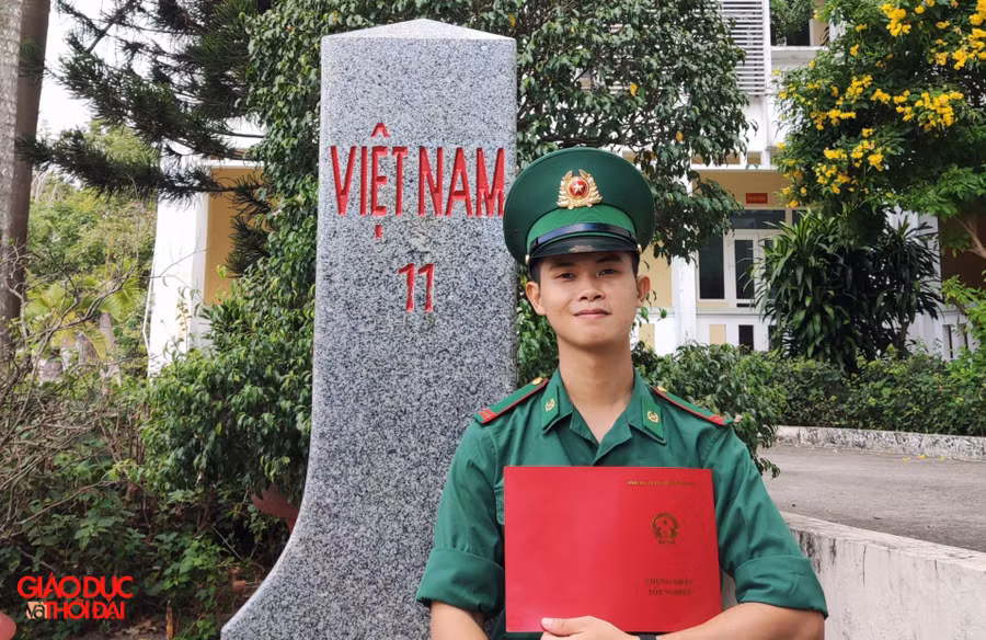 Trung sĩ Trần Trung Hội chiến sĩ Đồn Biên phòng cửa khẩu cảng Sa Kỳ, Bộ đội Biên phòng Quảng Ngãi.