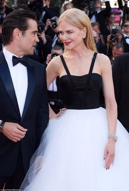 ‘Thiên nga trắng’ Nicole Kidman đắm say bên chồng tại Cannes ảnh 5
