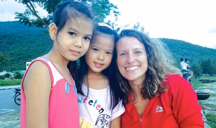 Nhiều chủ nhà Việt Nam đăng ký Couchsurfing để tạo điều kiện cho con học thêm tiếng Anh với người nước ngoài.
