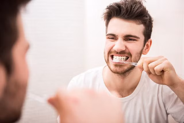 90% người đánh răng sai cách, sửa ngay để không mất răng ảnh 3