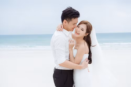 “hotgirl dan toc” tung bi chong sap cuoi gia lam nguoi giao hang den nha xem mat - 9