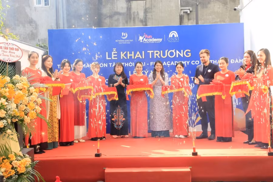 Nghi lễ cắt băng khai trương trường Mầm non Tân Thời Đại – Fun Academy cơ sở mới tại số 59 Thanh Đàm, Thanh Trì, Hoàng Mai, Hà Nội. Nghi lễ cắt băng khai trương trường Mầm non Tân Thời Đại – Fun Academy cơ sở mới tại số 59 Thanh Đàm, Thanh Trì, Hoàng Mai, Hà Nội.
