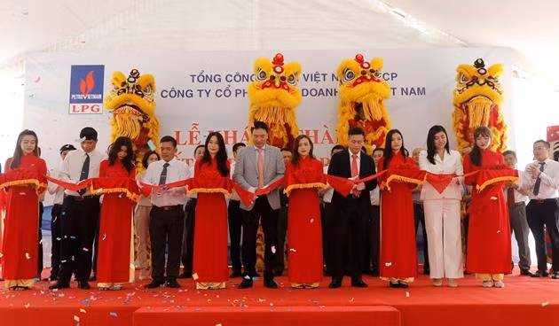 Nghi thức cắt bằng khánh thành và đưa vào vận hành Trạm chiết nạp LPG Bà Rịa - Vũng Tàu Nghi thức cắt bằng khánh thành và đưa vào vận hành Trạm chiết nạp LPG Bà Rịa - Vũng Tàu