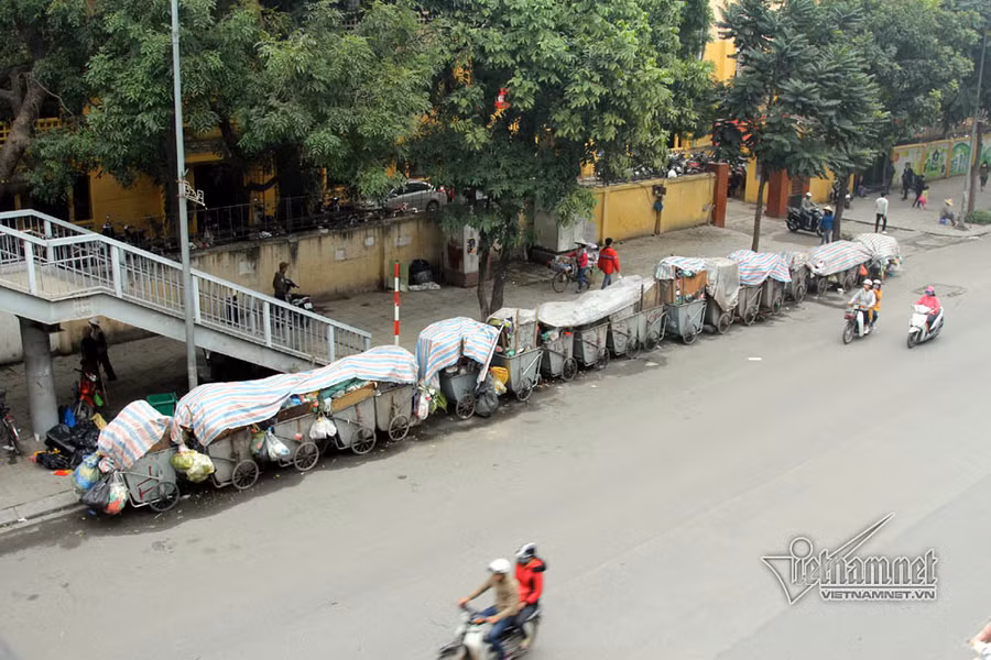 Dan phong toa bai rac Nam Son, Ha Noi rac ngap day duong hinh anh 14