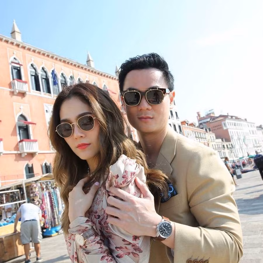 Cuộc đời như mơ của Phạm Băng Băng xứ Thái Chompoo Araya: Chồng tỉ phú điển trai cưng chiều, 2 quý tử đắt giá từ bé - Ảnh 4. Cuộc đời như mơ của Phạm Băng Băng xứ Thái Chompoo Araya: Chồng tỉ phú điển trai cưng chiều, 2 quý tử đắt giá từ bé - Ảnh 4.