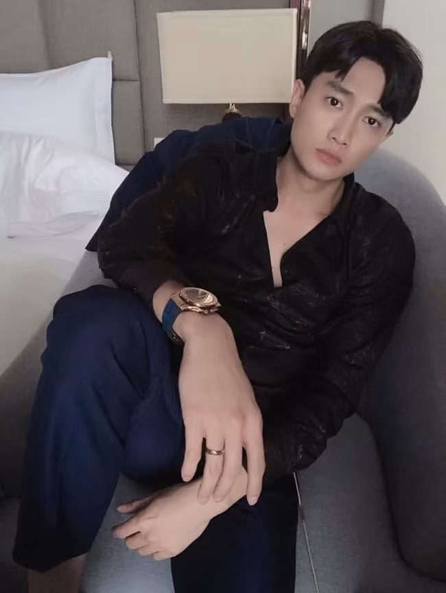 Rộ nghi án Quốc Trường - Hiện tượng của Về nhà đi con đã có vợ khi fan soi ra chi tiết nhỏ này - Ảnh 2.
