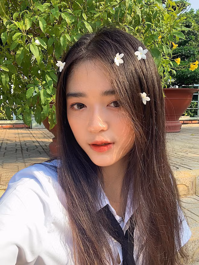 Hội gái xinh mới 17 tuổi đã nổi tiếng rần rần: Toàn cực phẩm học đường, có người được báo Trung ca ngợi với loạt mỹ từ - Ảnh 13.