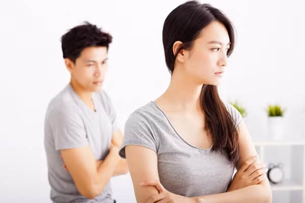 vua ly hon, con dau chan lien lac ca nha chong va cai ket bat ngo hinh anh 1