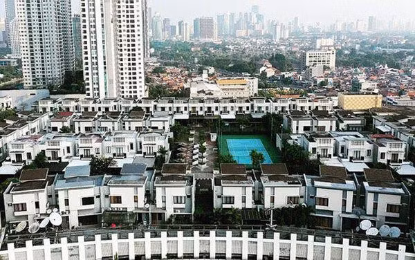Ngỡ ngàng ngôi làng toàn biệt thự chục tỷ xây trên nóc tòa nhà cao tầng ảnh 2 ngo ngang ngoi lang toan biet thu chuc ty xay tren noc toa nha cao tang - 4