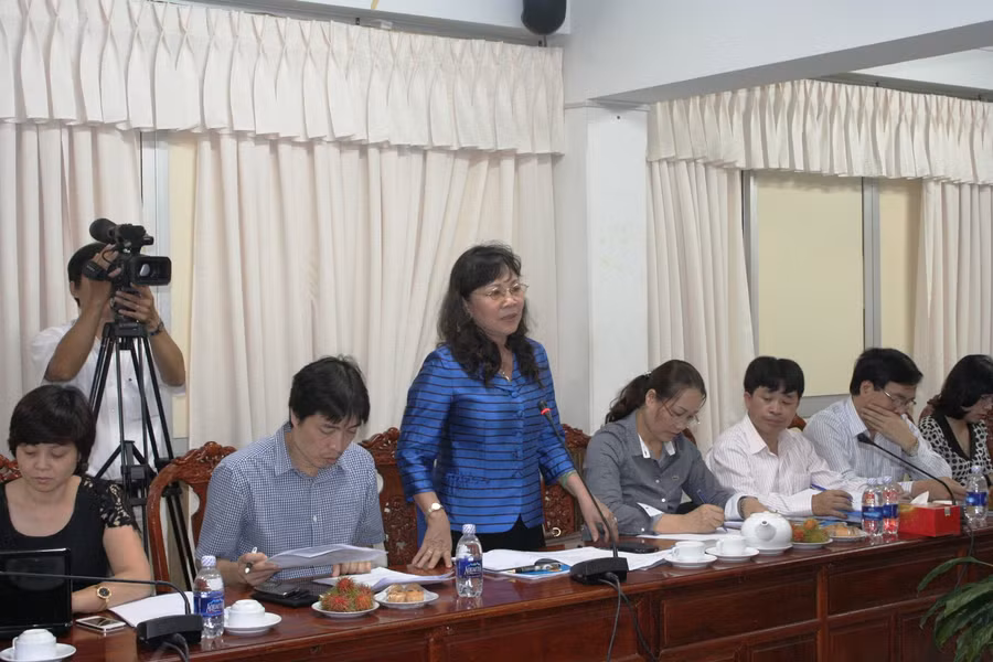 Thứ trưởngNguyễn Thị Nghĩa phát biểu tại buổi làm việc