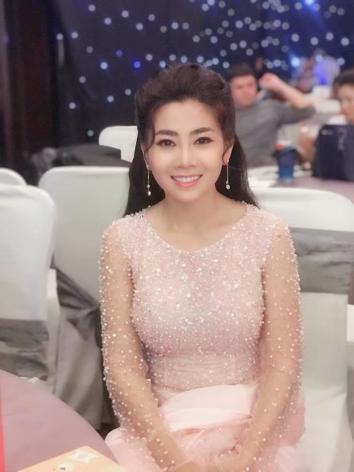 mai phuong vui mung chia se: "te bao ung thu da teo lai, 2 la phoi dang phuc hoi" - 3