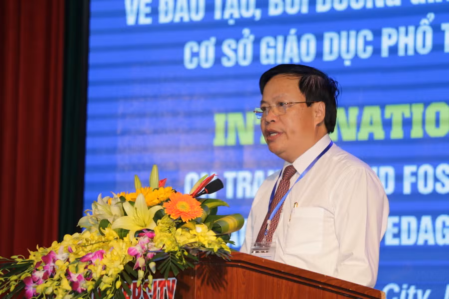 GS.TS. Đinh Xuân Khoa – Hiệu trưởng ĐH Vinh khai mạc hội thảo