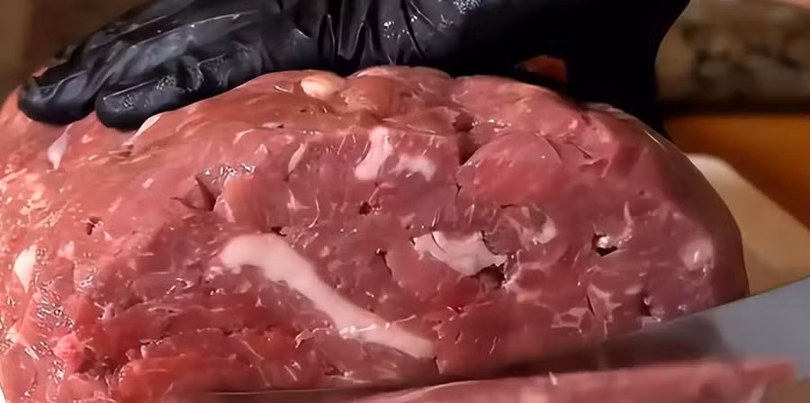 Mẹo đơn giản phân biệt thịt bò thật và giả 