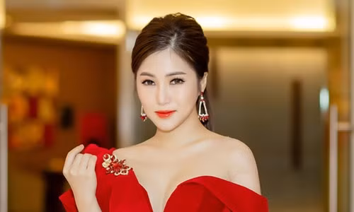 Ca sĩ Hương Tràm. Ca sĩ Hương Tràm.