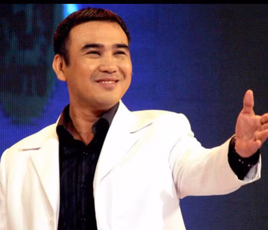 MC Quyền Linh. MC Quyền Linh.