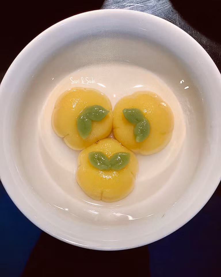 Như chơi đất nặn mà lại làm ra bánh ăn ngon ơi là ngon! Ảnh: Mẹ Suri.