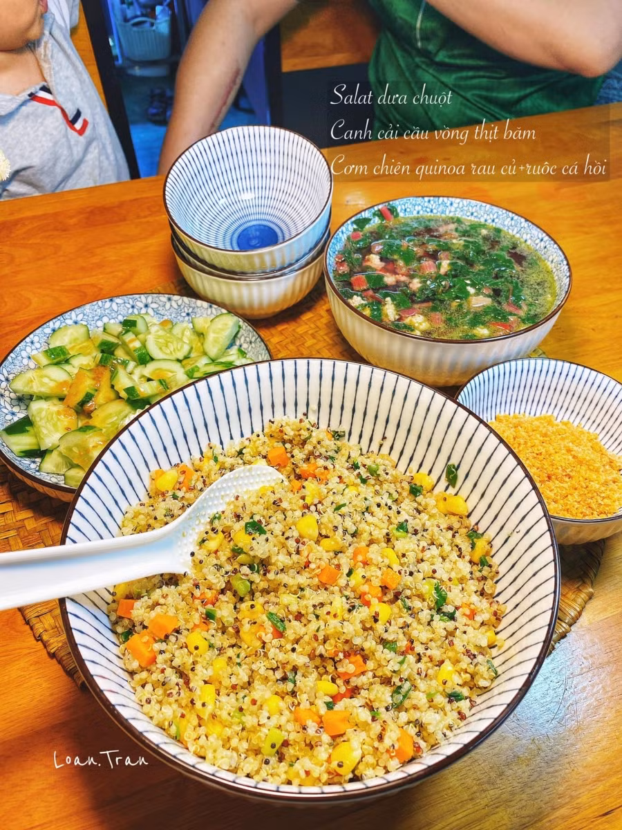 Chị Loan cho biết, ngoài gạo lứt - gạo trắng, thỉnh thoảng chị nấu quinoa ăn thay cơm rất ngon và bổ dưỡng.