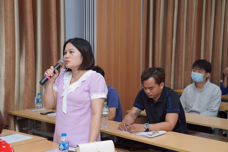 Học viên tham gia lớp đào tạo cử nhân chương trình TNU – E. Learning giữa Đại học Thái Nguyên với Công ty Cổ phần tư vấn dịch vụ đào tạo AUM Việt Nam.