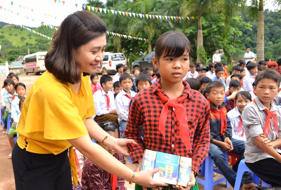 Món quà nhỏ tiếp sức cho học trò Sơn La Món quà nhỏ tiếp sức cho học trò Sơn La