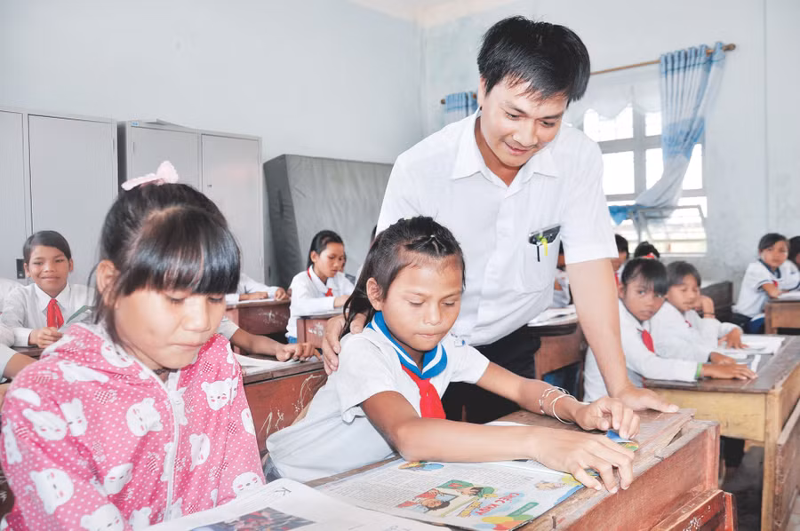 Giải quyết vấn đề thừa thiếu giáo viên đang là bài toán khó cho các địa phương