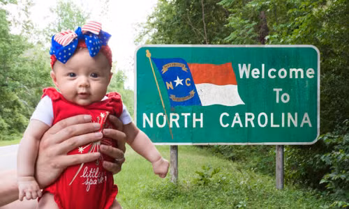 Bé Harper khi dừng chân tại Bắc Carolina. Ảnh: CNN.