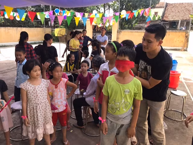 ” Ngày vui cho em” đến với trẻ em có hoàn cảnh khó khăn