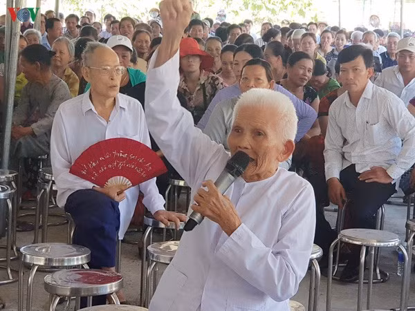 bi thu tinh uy xin loi dan vi rac thai gay o nhiem moi truong hinh 1