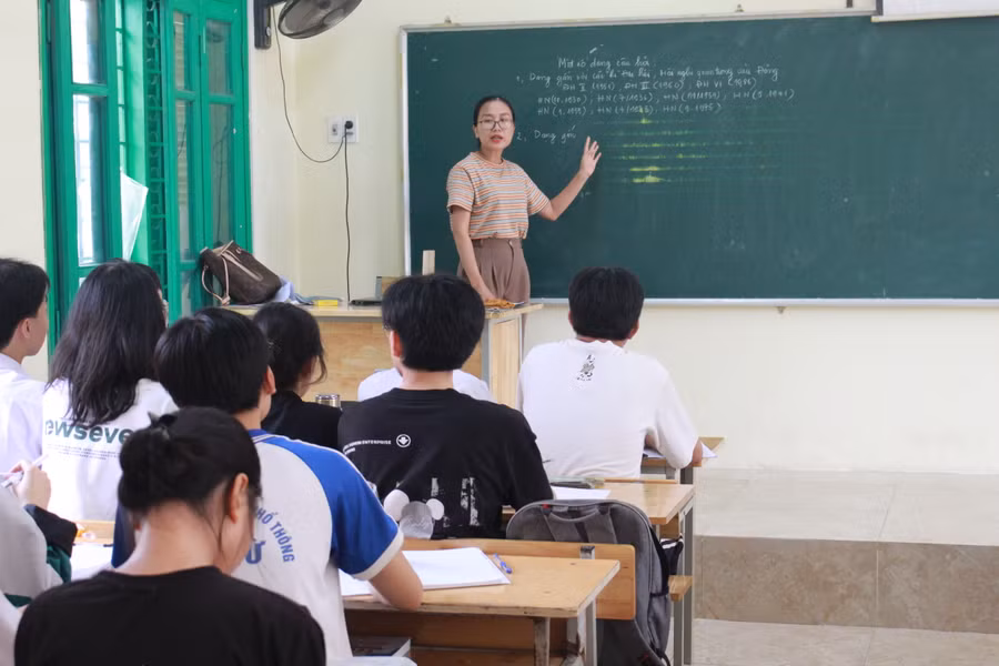 Với những phương pháp ôn tập khoa học, dễ hiểu sẽ giúp các em học sinh làm bài tốt và đạt kết quả cao. Với những phương pháp ôn tập khoa học, dễ hiểu sẽ giúp các em học sinh làm bài tốt và đạt kết quả cao.