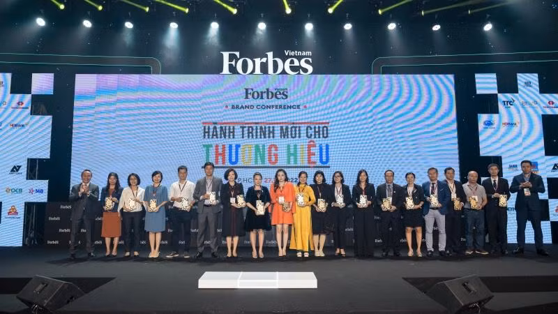 Vinamilk và công ty thành viên Mộc Châu Milk đều là các thương hiệu được vinh danh tại Sự kiện công bố Top 25 thương hiệu F&B dẫn đầu của Forbes Việt Nam Vinamilk và công ty thành viên Mộc Châu Milk đều là các thương hiệu được vinh danh tại Sự kiện công bố Top 25 thương hiệu F&B dẫn đầu của Forbes Việt Nam