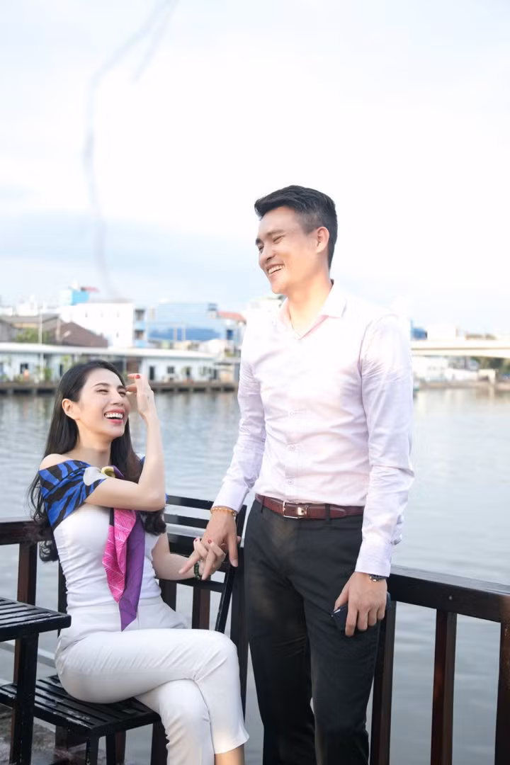 Cau chuyẹn tình yeu của Cong Vinh - Thuy Tien len song truyen hinh My
