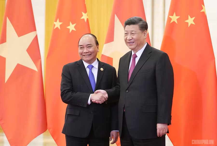 Thủ tướng Nguyễn Xuân Phúc và Tổng Bí thư, Chủ tịch Trung Quốc Tập Cận Bình. Ảnh: VGP/Quang Hiếu Thủ tướng Nguyễn Xuân Phúc và Tổng Bí thư, Chủ tịch Trung Quốc Tập Cận Bình. Ảnh: VGP/Quang Hiếu