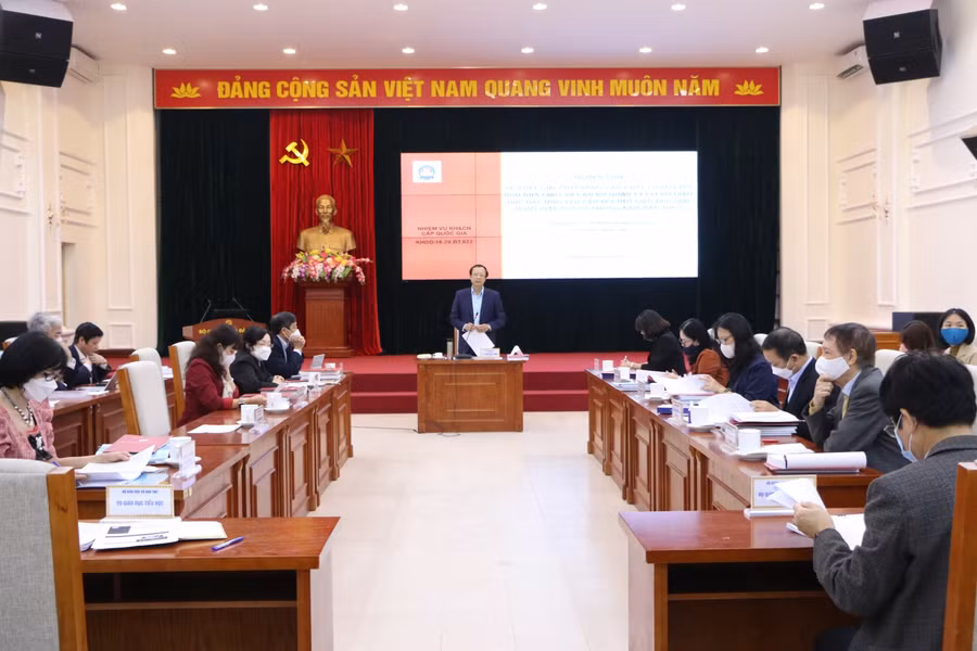 Tham dự hội nghị có thành viên hội đồng, đại diện một số vụ, cục, cơ quan liên quan. Ảnh: Khôi Nguyên.
