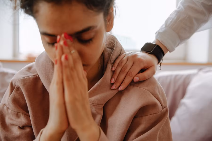 Bắt nạt khiến trẻ luôn rơi vào trạng thái sợ hãi và lo lắng. (Ảnh: ITN)