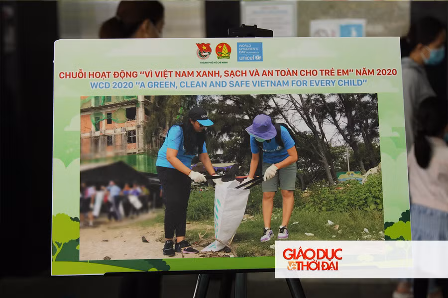 Trong suốt quá trình triển khai kế hoạch “Vì Việt Nam xanh, sạch và an toàn cho trẻ em” năm 2020, học sinh tại nhiều trường trên địa bàn TP.HCM đã có rất nhiều hoạt động ý nghĩa nhằm nâng cao ý thức bảo vệ môi trường.