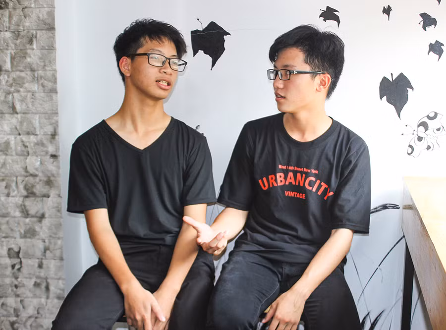 Cầm là người cởi mở, thường chia sẻ kinh nghiệm xin học bổng với bạn bè