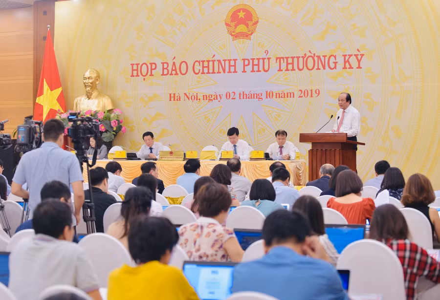 Trong cuộc họp báo Chính phủ thường kỳ tháng 9, Bộ trưởng Mai Tiến Dũng khẳng định dự án của tỉnh Hoà Bình hiện nay chưa đủ điều kiện để Chính phủ xem xét.