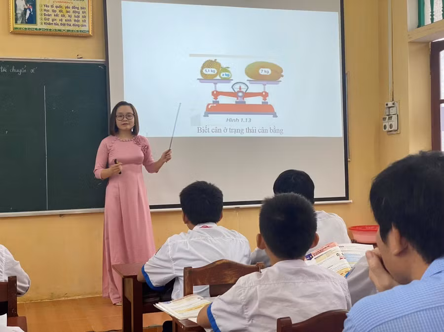 Giờ dạy thực hành môn Toán của giáo viên Trường THCS Hải Phương. Giờ dạy thực hành môn Toán của giáo viên Trường THCS Hải Phương.