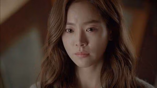Chồng à ơi với nữ đồng nghiệp, vợ nhẹ nhàng đưa cho chồng 1 tờ giấy rồi xách túi đi du lịch cho sướng thân - Ảnh 1.