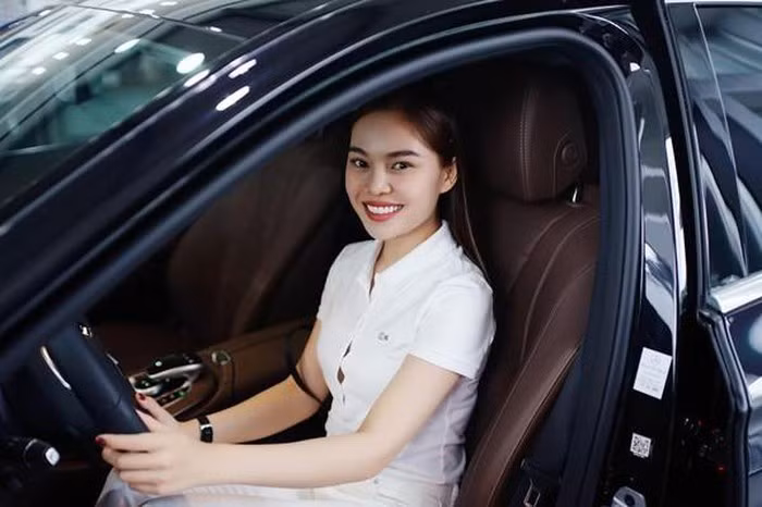 Nhan sắc 4 mỹ nhân vừa giàu vừa giỏi cùng lên xe hoa vào tháng 11