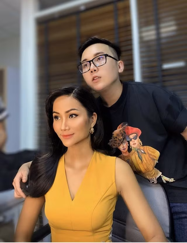 Gương mặt khác lạ của H