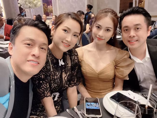 Lam Trường khoe ảnh vợ chồng tình cảm, nhan sắc trẻ trung của bà xã bỗng trở thành tâm điểm - Ảnh 3. Lam Trường khoe ảnh vợ chồng tình cảm, nhan sắc trẻ trung của bà xã bỗng trở thành tâm điểm - Ảnh 3.