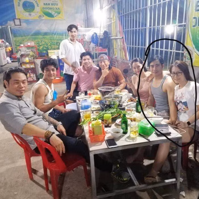 Cô gái nắm tay Thanh Bình lên tiếng về nghi vấn tình cảm ảnh 1