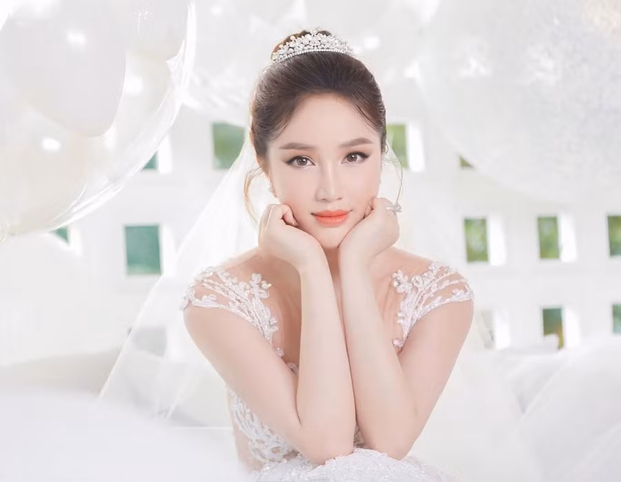 Chồng sắp cưới của Bảo Thy là đại gia giàu nức tiếng ở Hà Tĩnh chong sap cuoi cua bao thy va dai gia giau nuc tieng o ha tinh