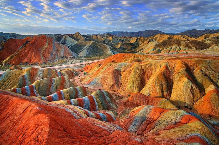 Ngọn núi 7 màu ở Peru.