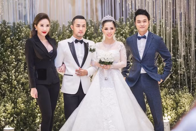 Quang Vinh từng xuất hiện trong lễ cưới của anh trai Bảo Thy.