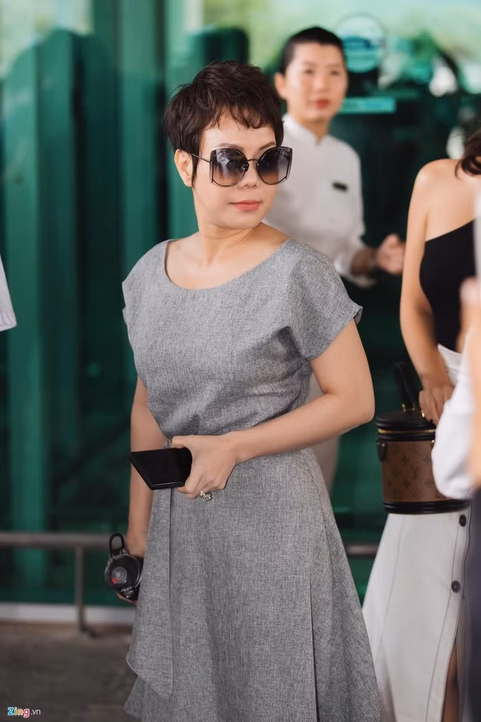 Khổng Tú Quỳnh chạm mặt Ngô Kiến Huy khi tới lễ cưới Đông Nhi ảnh 8