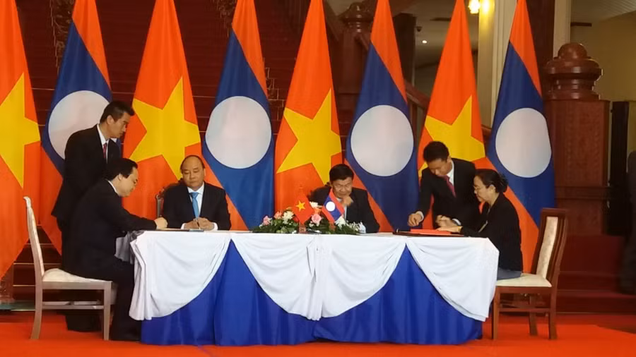 Bộ trưởng Phùng Xuân Nhạ tham dự Kỳ họp Ủy ban liên Chính phủ lần thứ 40 Việt Nam - Lào ảnh 2